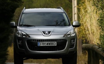 Три тысячи Peugeot 4007 – в сервис!