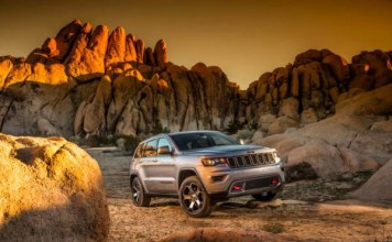 Jeep показал Grand Cherokee Trailhawk