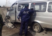 «Газель» врезалась в столб после того, как водителю стало плохо