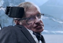 Стивен Хокинг в роли британского злодея