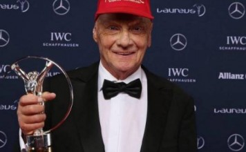 Ники Лауда выигрывает награду Laureus за неоценимый вклад в развитие спорта