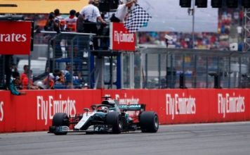 F1: Феттель — в стене, Хэмилтон — на коне